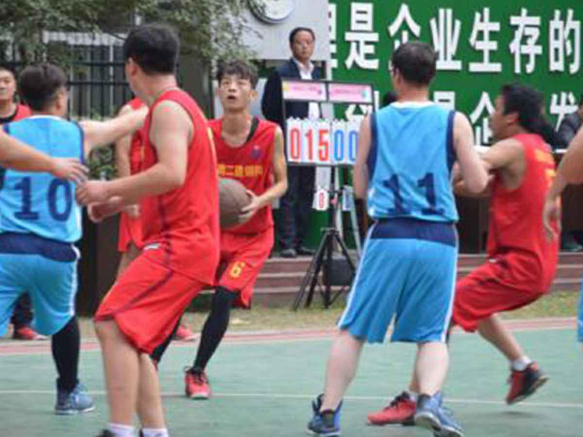 参加杭州冯旭政策咨询服务有限公司“奋进杯”男子篮球赛